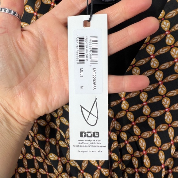 •👗NWT($138) |•MINKPINK•| Valentina Mini Dress Knotted Twist Front Long Sleeve M - Picture 9 of 15